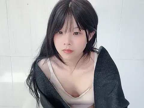 Snapshot of bunny-- chatting on November 2025 04:48:02 AM bunny-- online show from November 2025 04:48:02 AM