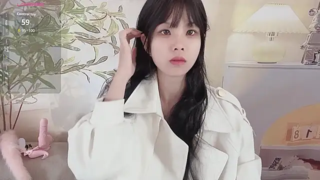 Snapshot of bunny-- chatting on December 2025 05:35:01 AM bunny-- online show from December 2025 05:35:01 AM