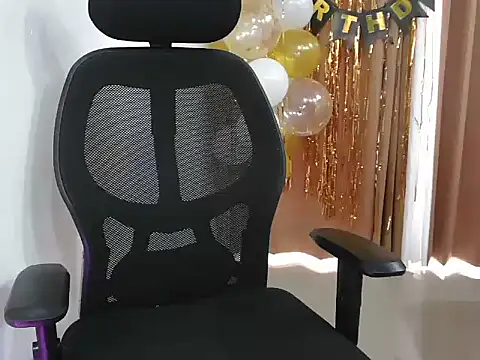 Snapshot of NotySuku chatting on December 2025 06:29:02 AM NotySuku online show from December 2025 06:29:02 AM