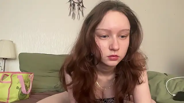 Snapshot of evelynnmaeee chatting on March 2026 09:57:01 AM evelynnmaeee online show from March 2026 09:57:01 AM