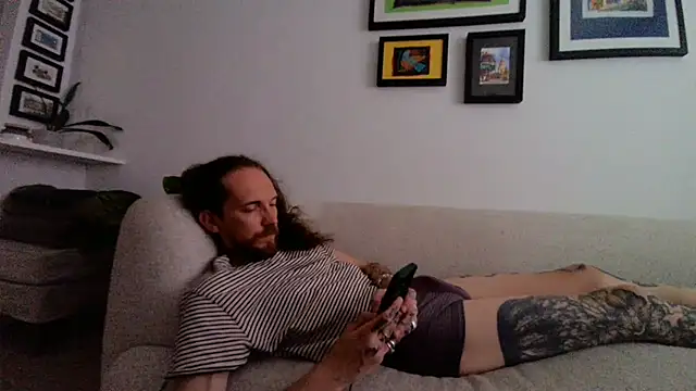 Snapshot of skinnytarzan89 chatting on July 2026 07:27:01 PM skinnytarzan89 online show from July 2026 07:27:01 PM