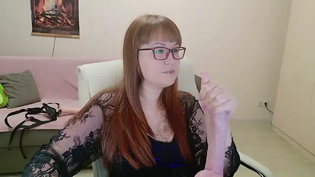 Snapshot of Foxy-lady chatting on November 2025 04:38:01 PM Foxy-lady online show from November 2025 04:38:01 PM