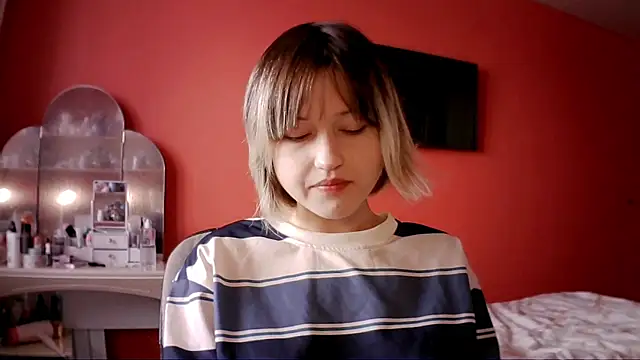 SkylaPorter online show from December 2025 09:13:02 AM