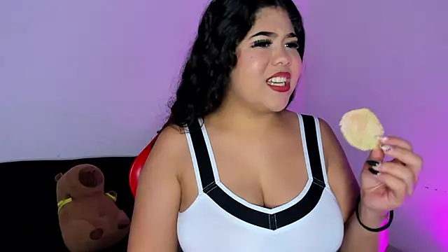 Snapshot of Amanda_Mooree chatting on December 2025 10:35:01 AM Amanda Mooree online show from December 2025 10:35:01 AM