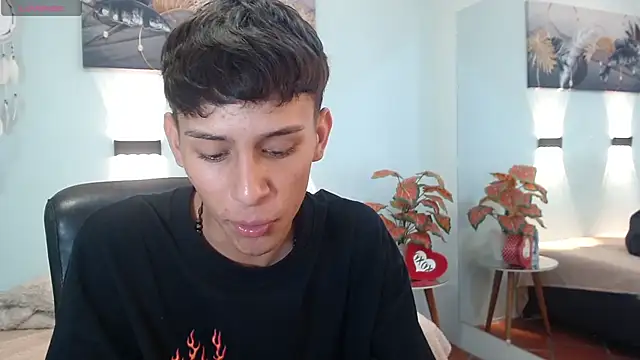 Snapshot of DraxBlade09 chatting on December 2025 08:13:02 PM DraxBlade09 online show from December 2025 08:13:02 PM