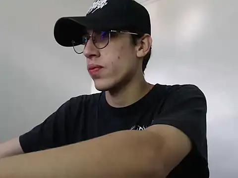 Snapshot of Dio__morningstar chatting on November 2025 04:33:01 PM Dio morningstar online show from November 2025 04:33:01 PM