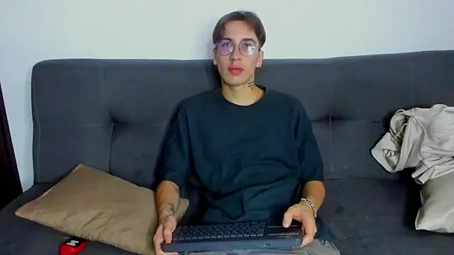 Snapshot of Dio__morningstar chatting on December 2025 12:25:02 PM Dio morningstar online show from December 2025 12:25:02 PM