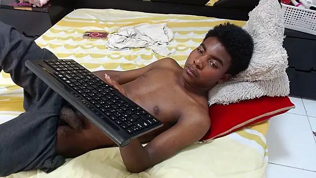 NoahJhonson69 online show from May 2026 02:45:01 PM