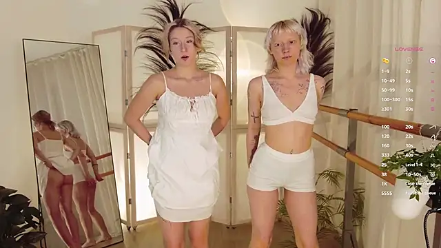 Snapshot of secretsireny chatting on November 2025 08:40:01 PM secretsireny online show from November 2025 08:40:01 PM