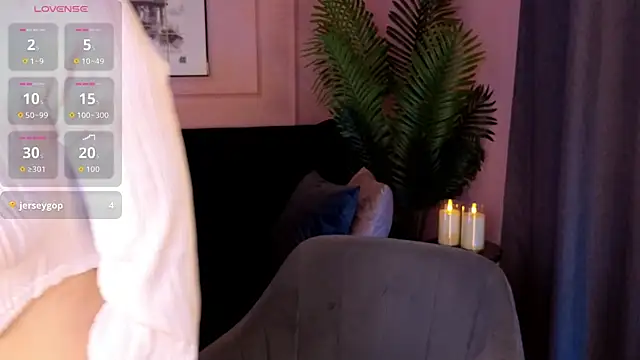 Snapshot of lucy_loy chatting on November 2025 12:18:01 PM lucy loy online show from November 2025 12:18:01 PM