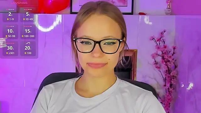 lucy loy online show from February 2026 02:37:01 AM