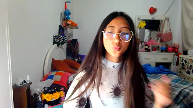 Snapshot of Nanylux chatting on November 2025 04:05:01 PM Nanylux online show from November 2025 04:05:01 PM