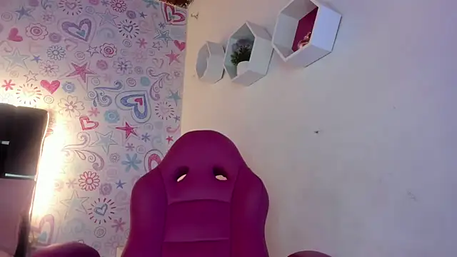 Snapshot of ISA_RIVAS chatting on December 2025 12:10:01 PM ISA RIVAS online show from December 2025 12:10:01 PM