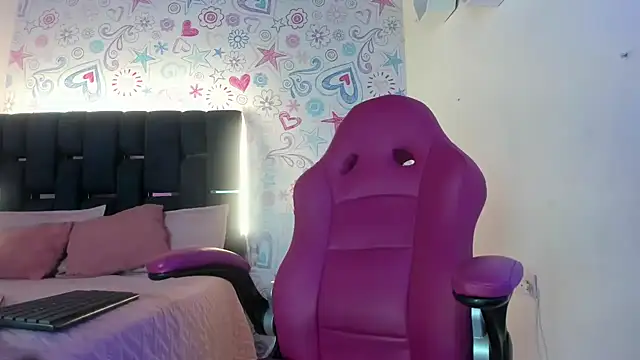 Snapshot of ISA_RIVAS chatting on December 2025 12:03:02 PM ISA RIVAS online show from December 2025 12:03:02 PM