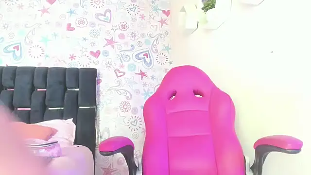 Snapshot of ISA_RIVAS chatting on December 2025 12:32:01 PM ISA RIVAS online show from December 2025 12:32:01 PM