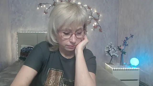 LaurenWishy online show from March 2026 12:12:02 PM