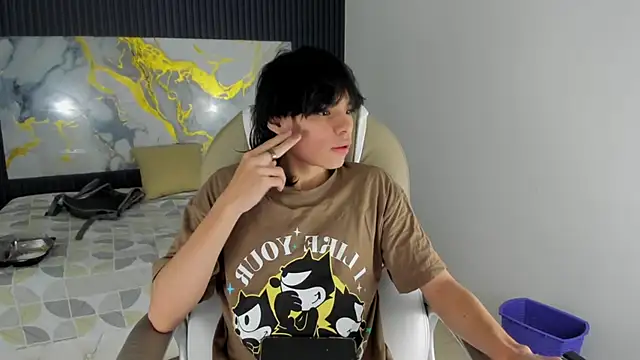 Snapshot of Sylasfrost chatting on December 2025 08:03:01 PM Sylasfrost online show from December 2025 08:03:01 PM