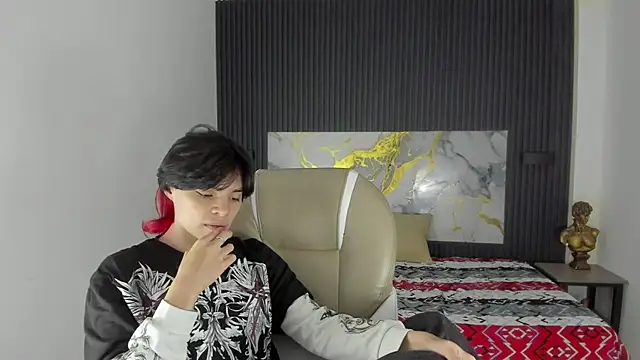 Snapshot of Sylasfrost chatting on December 2025 07:53:02 PM Sylasfrost online show from December 2025 07:53:02 PM