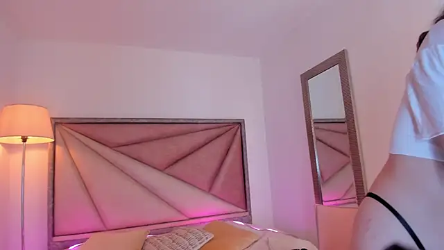 Snapshot of MarieTaylor_ chatting on November 2025 12:04:01 PM MarieTaylor online show from November 2025 12:04:01 PM