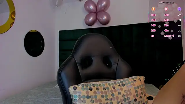 Snapshot of MarieTaylor_ chatting on December 2025 07:53:02 PM MarieTaylor online show from December 2025 07:53:02 PM