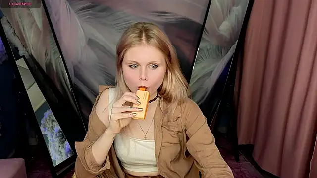 AnoraAmore online show from November 2025 06:47:02 AM