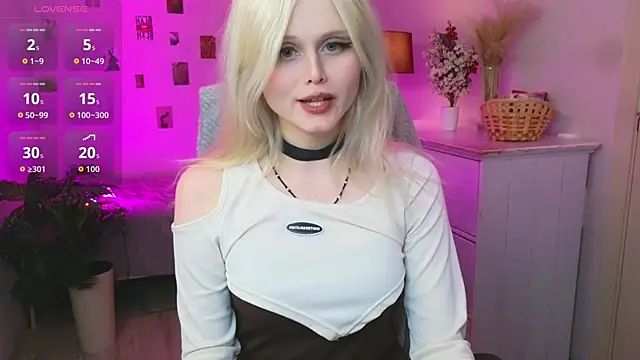 Snapshot of AnoraAmore chatting on May 2026 08:47:01 PM AnoraAmore online show from May 2026 08:47:01 PM