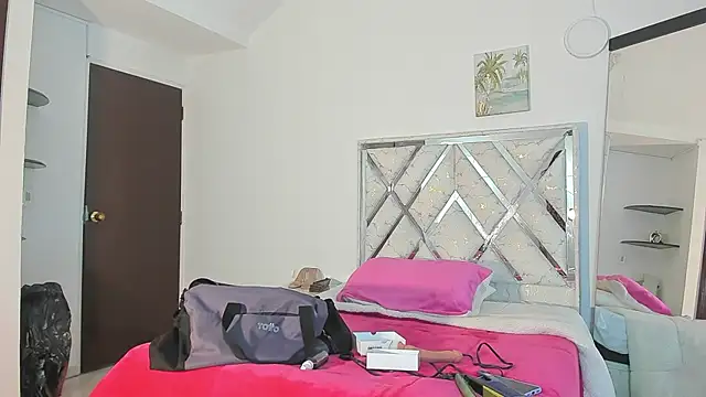 Snapshot of Valentinhaa chatting on December 2025 12:25:01 PM Valentinhaa online show from December 2025 12:25:01 PM