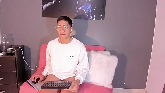 ATLASVANDRAKE online show from December 2025 12:18:02 AM