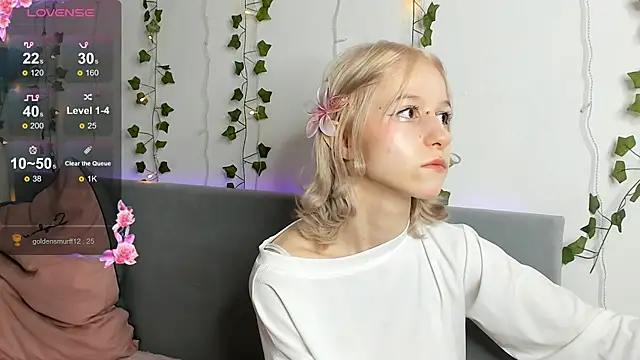 Annyme0w online show from November 2025 04:38:01 AM