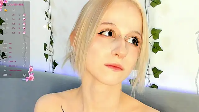 Annyme0w online show from December 2025 04:47:02 PM