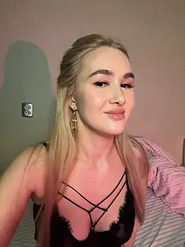 Snapshot of Miss_Alisse chatting on November 2025 05:59:01 PM Miss Alisse online show from November 2025 05:59:01 PM