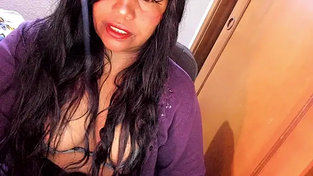 ebonycamelia online show from May 2026 11:56:01 PM