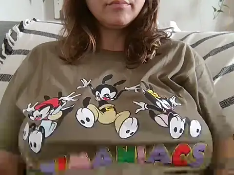 Snapshot of xxxluana chatting on December 2025 04:23:02 PM xxxluana online show from December 2025 04:23:02 PM