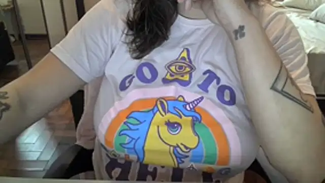 xxxluana online show from February 2026 05:28:02 PM