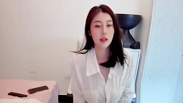 Snapshot of XIAOFENG-2025 chatting on December 2025 08:44:01 AM XIAOFENG-2025 online show from December 2025 08:44:01 AM