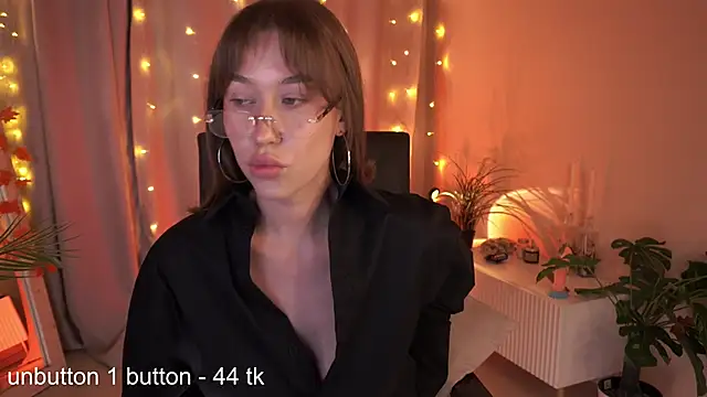 Snapshot of AnnetteLane chatting on November 2025 04:26:02 AM AnnetteLane online show from November 2025 04:26:02 AM