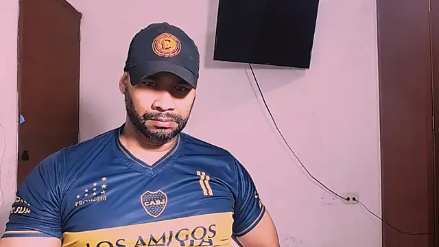 Snapshot of musclehetero chatting on January 2026 02:44:01 PM musclehetero online show from January 2026 02:44:01 PM