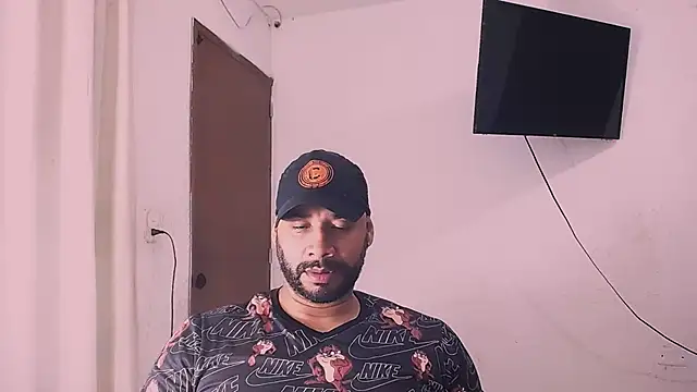 Snapshot of musclehetero chatting on January 2026 06:08:01 AM musclehetero online show from January 2026 06:08:01 AM