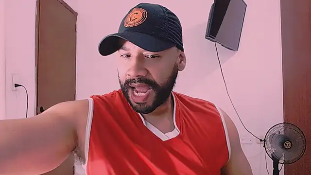 Snapshot of musclehetero chatting on January 2026 08:18:01 AM musclehetero online show from January 2026 08:18:01 AM