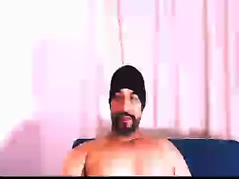 Snapshot of musclehetero chatting on February 2026 02:04:02 AM musclehetero online show from February 2026 02:04:02 AM