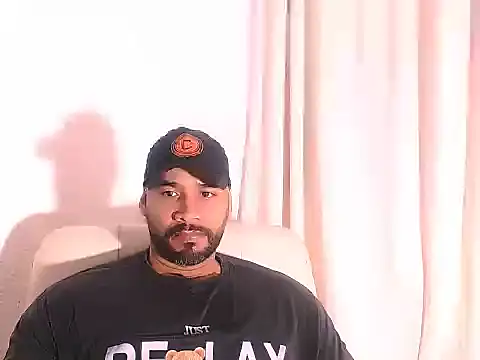 Snapshot of musclehetero chatting on February 2026 08:16:02 AM musclehetero online show from February 2026 08:16:02 AM