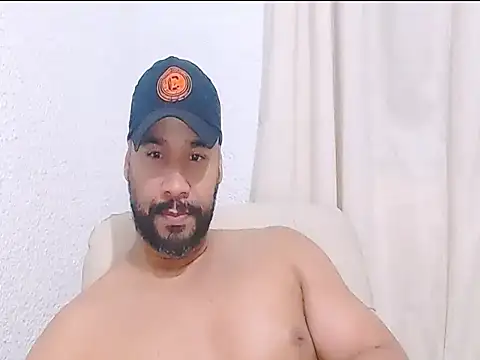 Snapshot of musclehetero chatting on March 2026 04:14:02 AM musclehetero online show from March 2026 04:14:02 AM