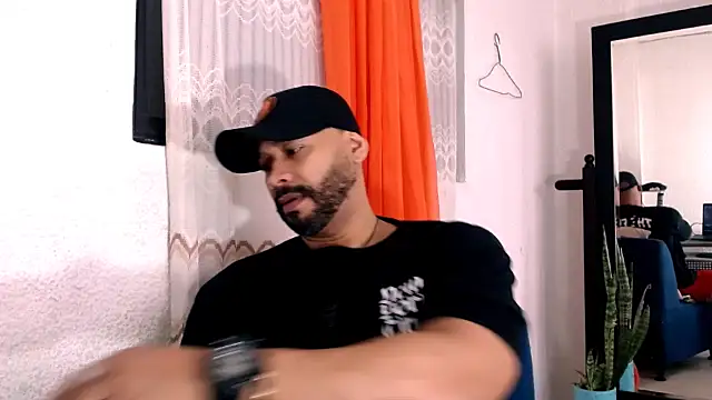 musclehetero online show from June 2026 03:34:02 PM