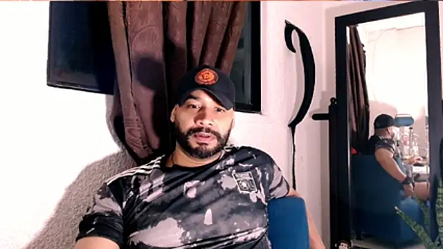 musclehetero online show from June 2026 06:00:01 AM