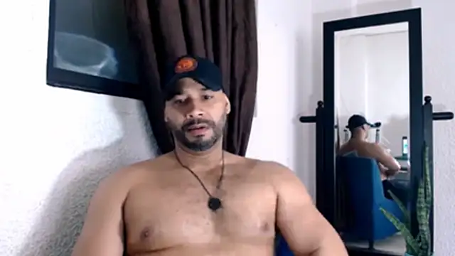 musclehetero online show from June 2026 04:53:01 PM