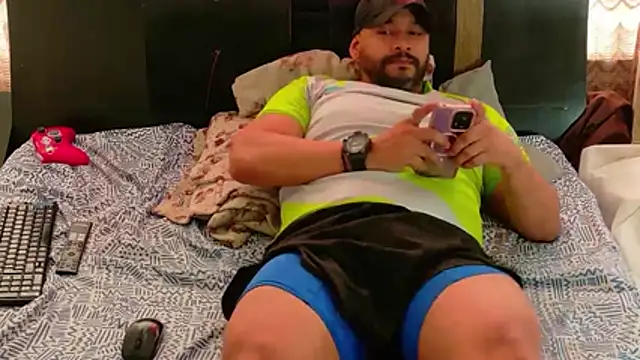 musclehetero online show from June 2026 10:38:01 PM