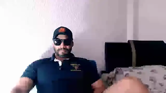 musclehetero online show from July 2026 04:17:02 PM
