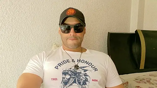 musclehetero online show from August 2026 03:47:02 PM