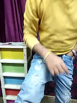 Snapshot of Cute_Lucky chatting on December 2025 07:53:02 PM Cute Lucky online show from December 2025 07:53:02 PM