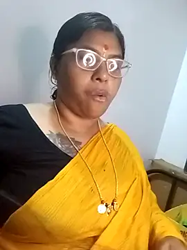 Snapshot of Riya-mallus chatting on December 2025 04:02:02 PM Riya-mallus online show from December 2025 04:02:02 PM